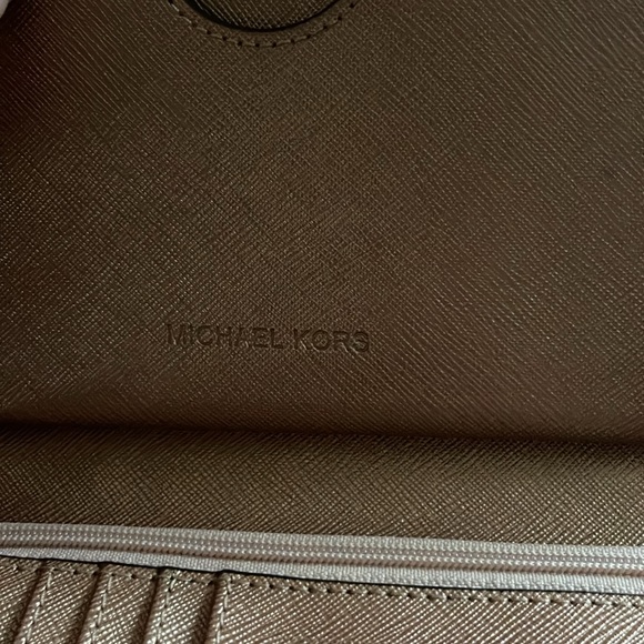 Micheal Kors Rose Gold Sparkly Wallet - Picture 6 of 7